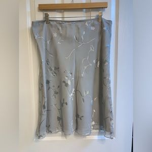 Blushe Impressions Silk/Rayon A-Line Flounce Skirt  - Size 10 - Silver - EUC